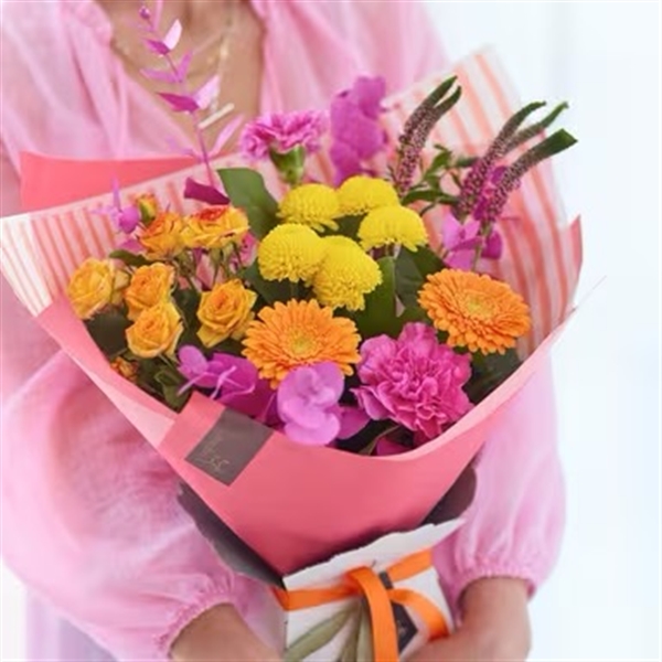 BRIGHT SUMMER TRENDIN BOUQUET
